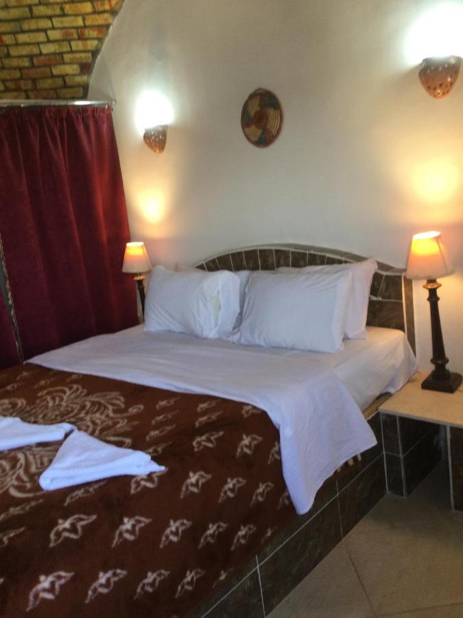 The Brown House Appartement Luxor Buitenkant foto