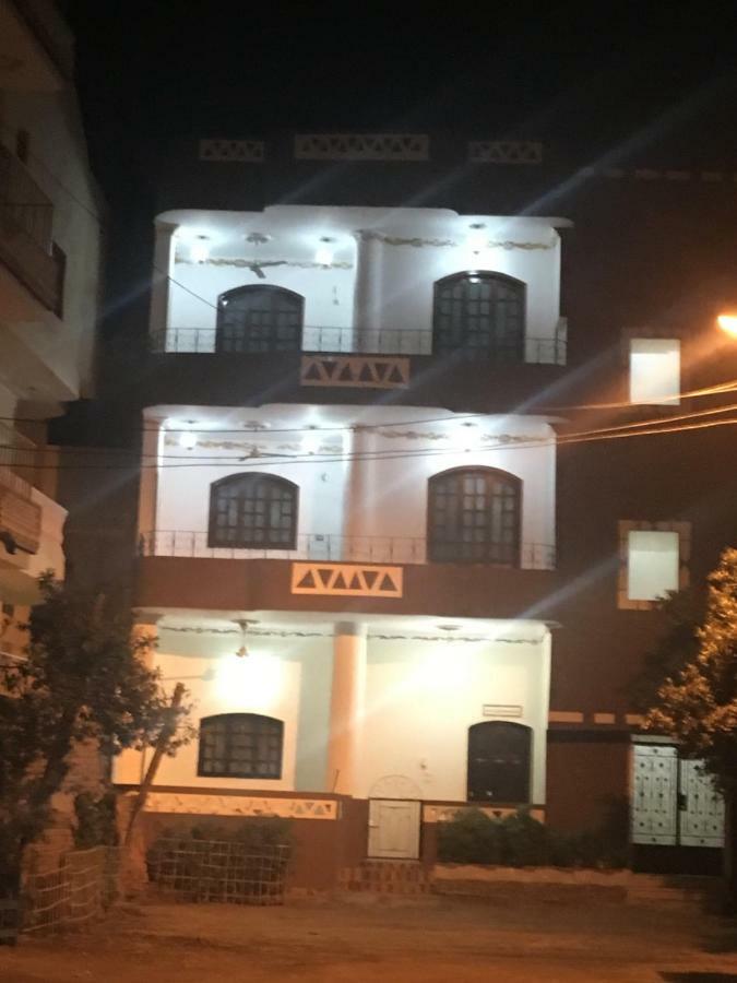 The Brown House Appartement Luxor Buitenkant foto